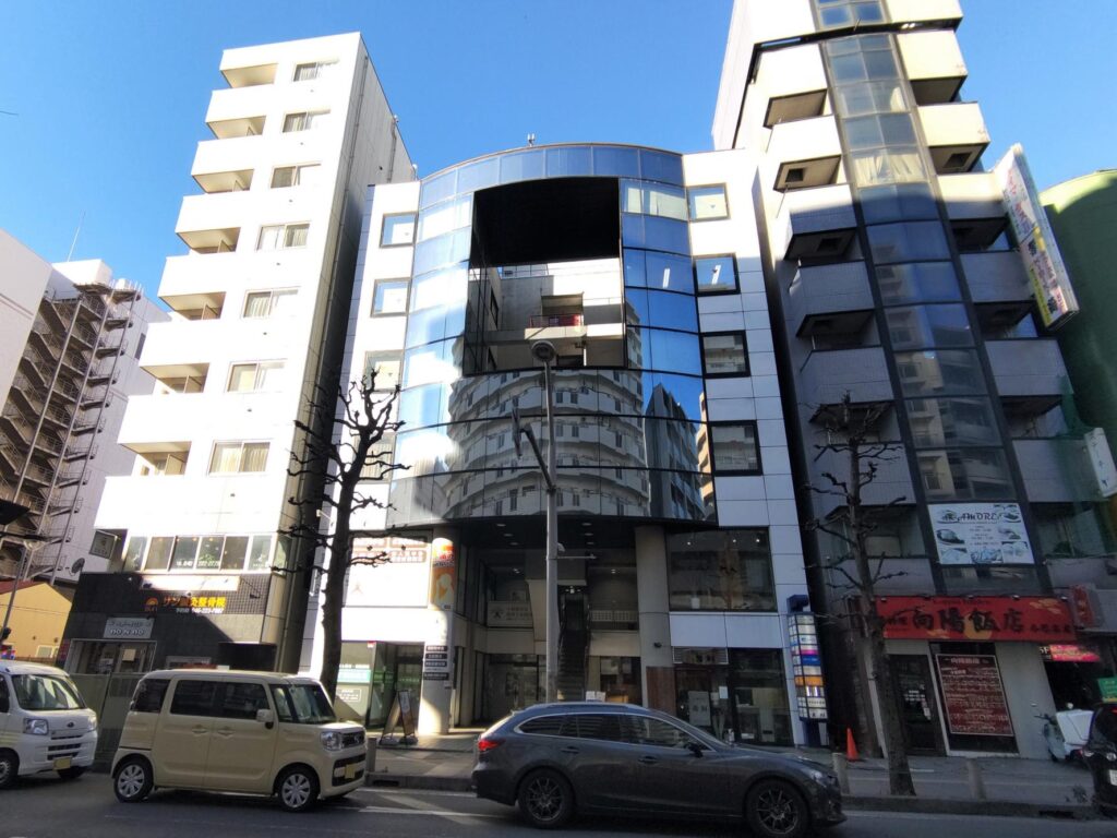 カチタス 本厚木店ビル外観