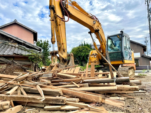 家屋の解体作業