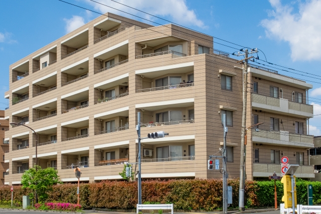 おしゃれなマンションの外観