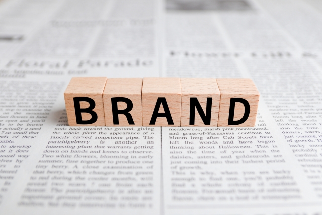 BRANDと書かれたブロック